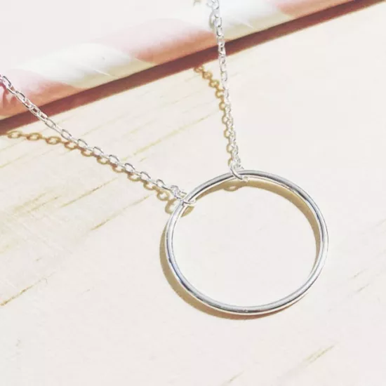 collier cercle évidé