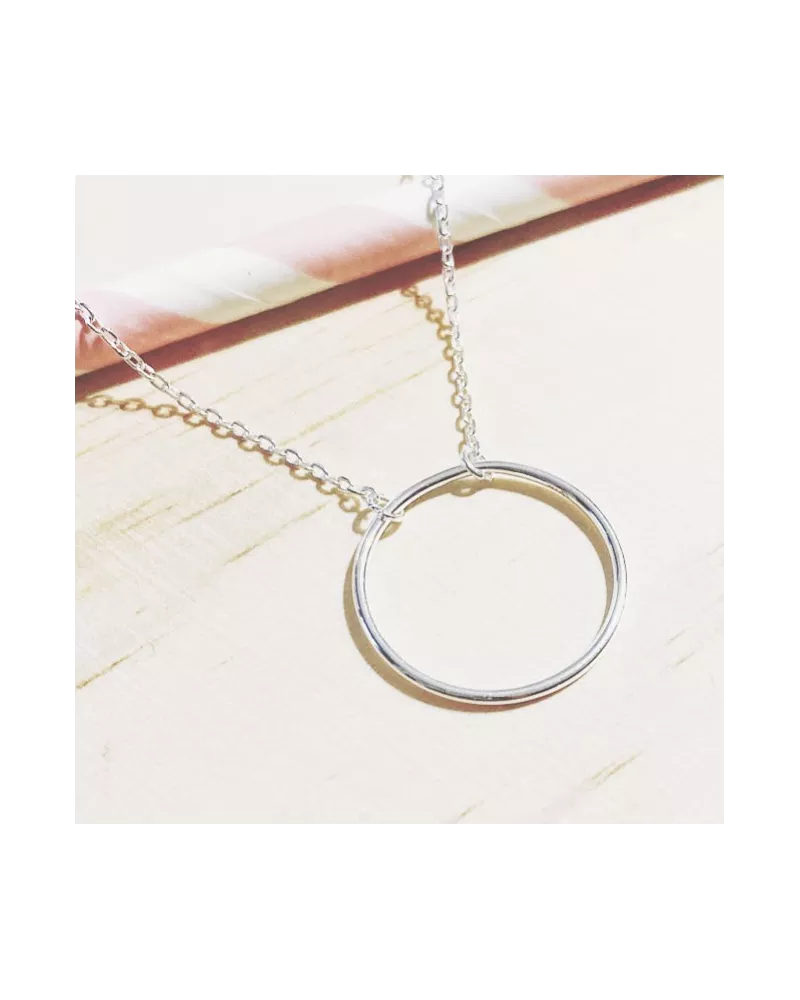 collier cercle évidé