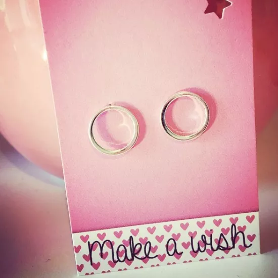 Boucles cercles évidés