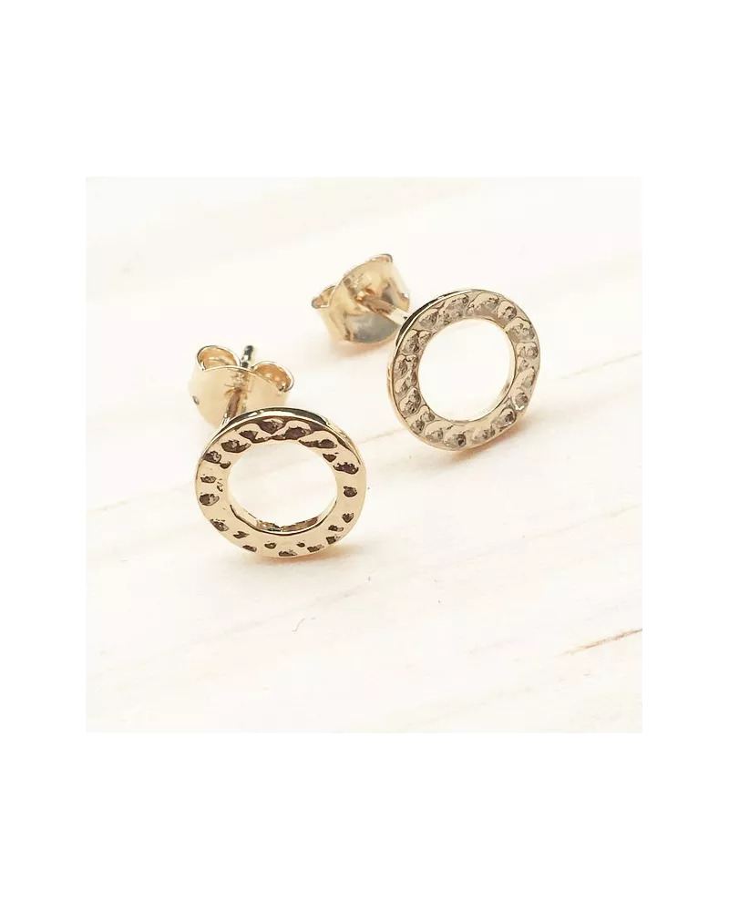 Boucles cercles évidés martelées