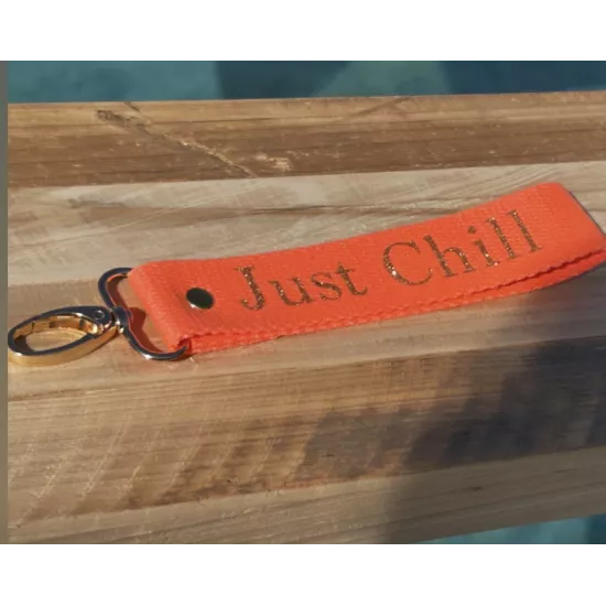 Porte-clés en sangle « Just Chill » orange fluo | Création artisanale