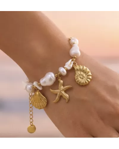Bracelet Calie en acier inoxydable doré – Bracelet charms perles nacrées et étoile de mer | My Poupi