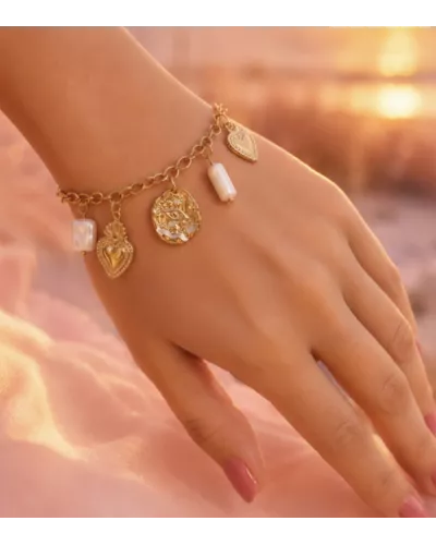 Bracelet Louna en acier inoxydable doré – Bracelet charms cœur, œil protecteur et perles nacrées | My Poupi