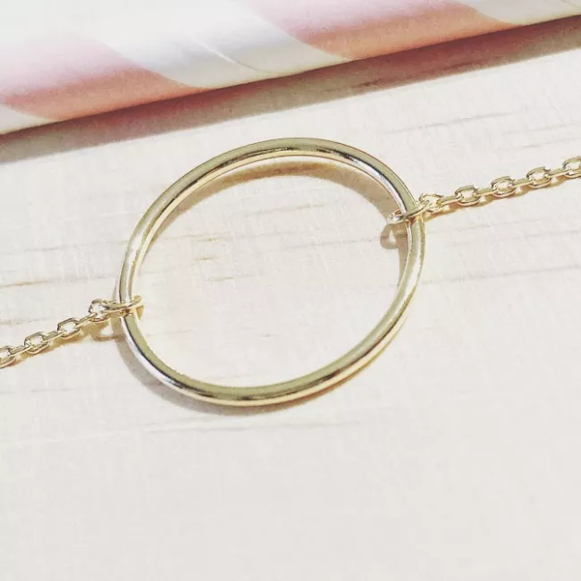 Bracelet cercle évidé plaqué or